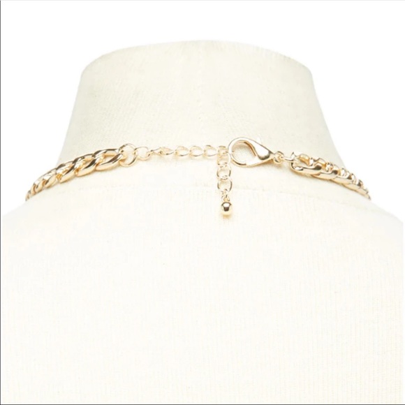 • Lanie • Gold Chain Link Necklace - Picture 3 of 4